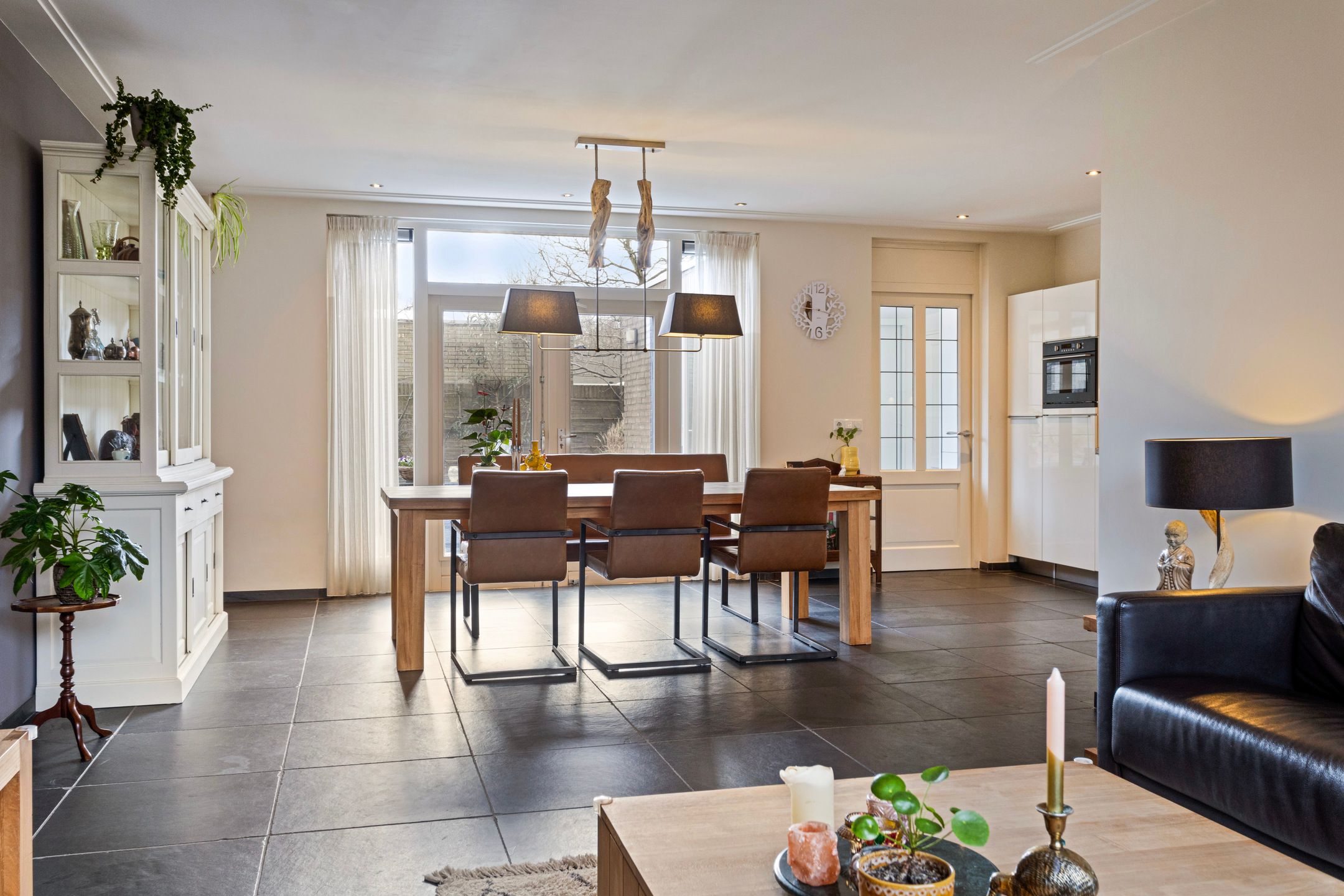 Photo 3 of Wolvespoor 13