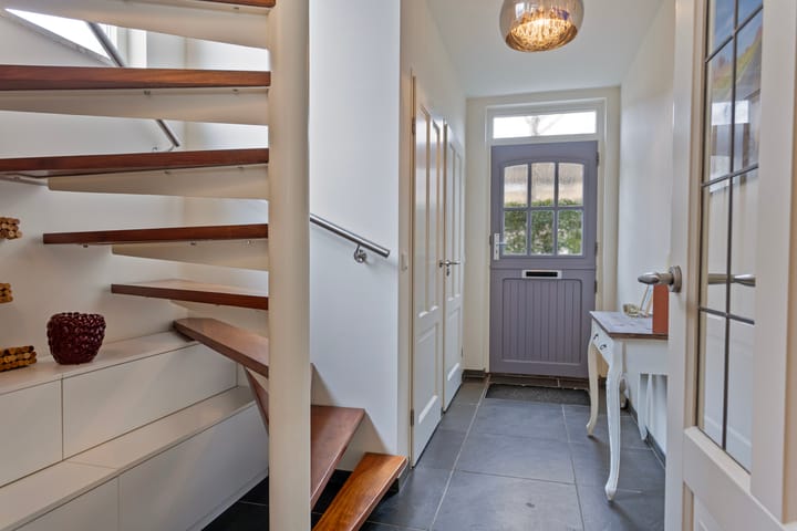 Photo 9 of Wolvespoor 13