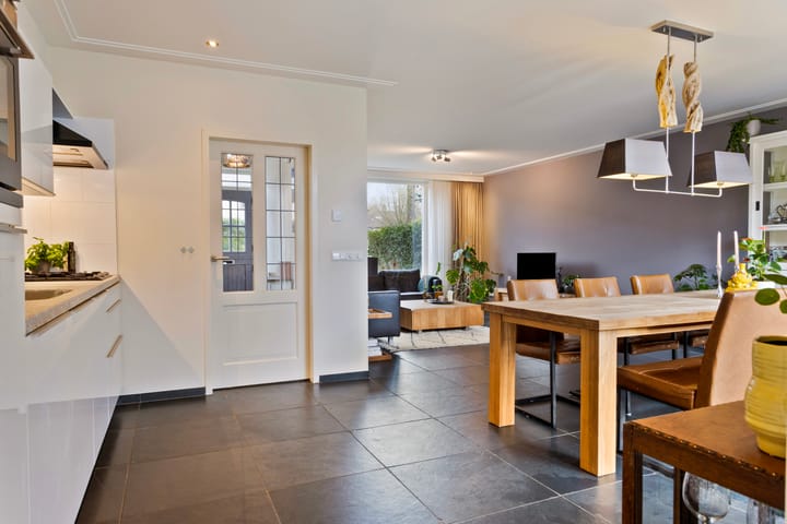 Photo 10 of Wolvespoor 13