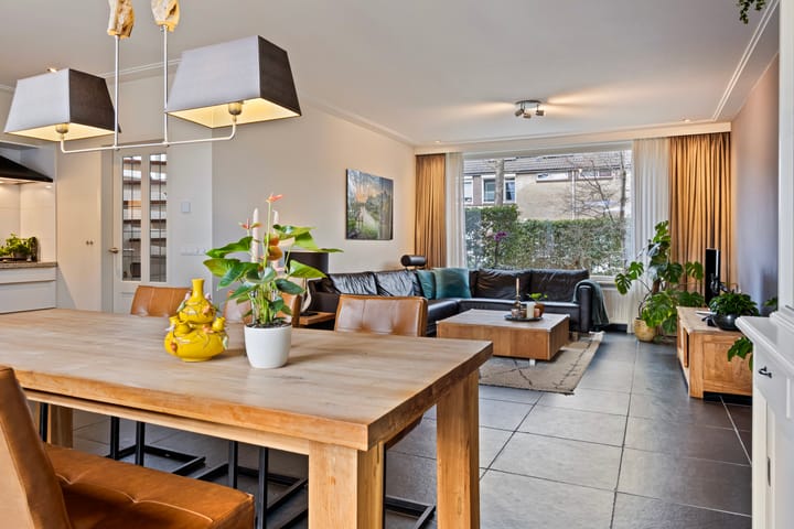 Photo 12 of Wolvespoor 13