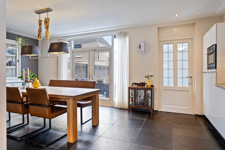 Photo 18 of Wolvespoor 13