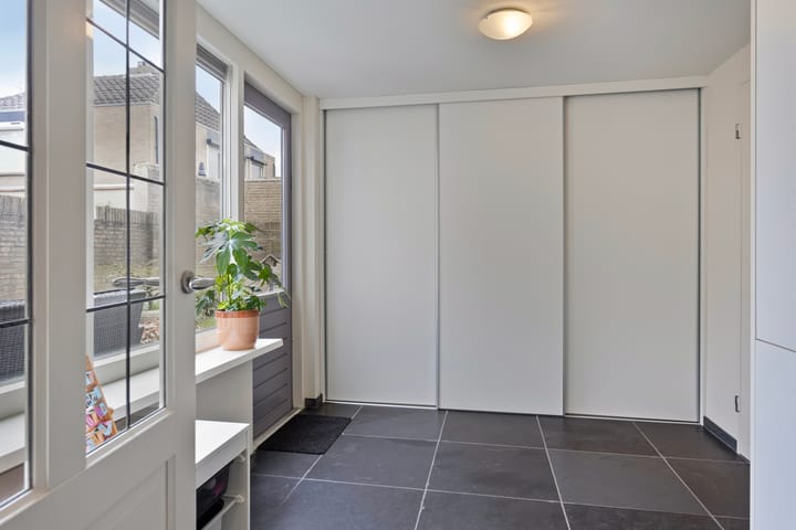 Photo 19 of Wolvespoor 13