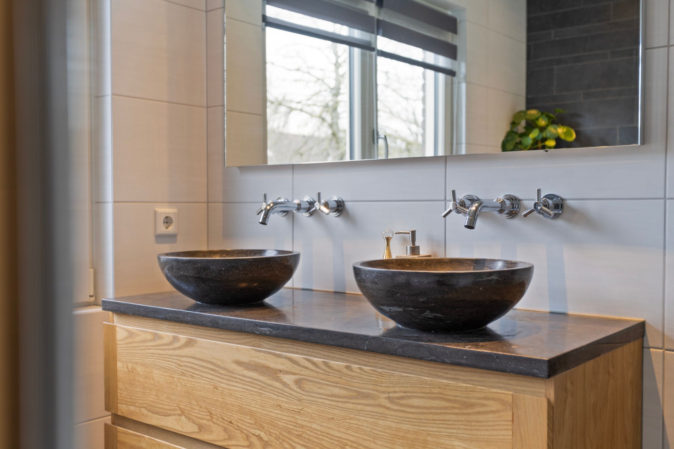 Photo 36 of Wolvespoor 13