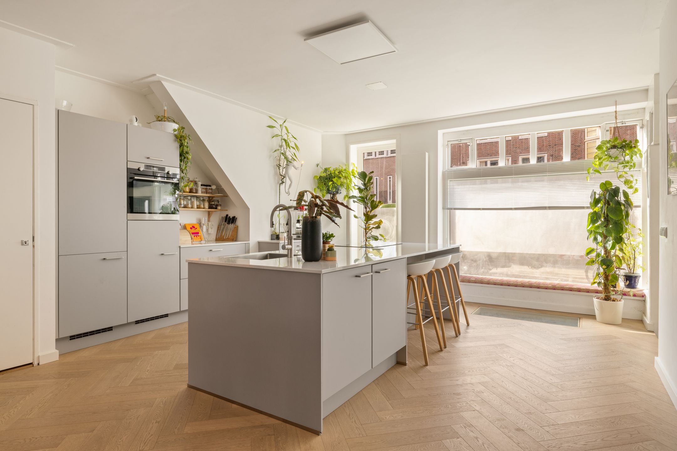 Photo 3 of Witte de Withstraat 22-AH