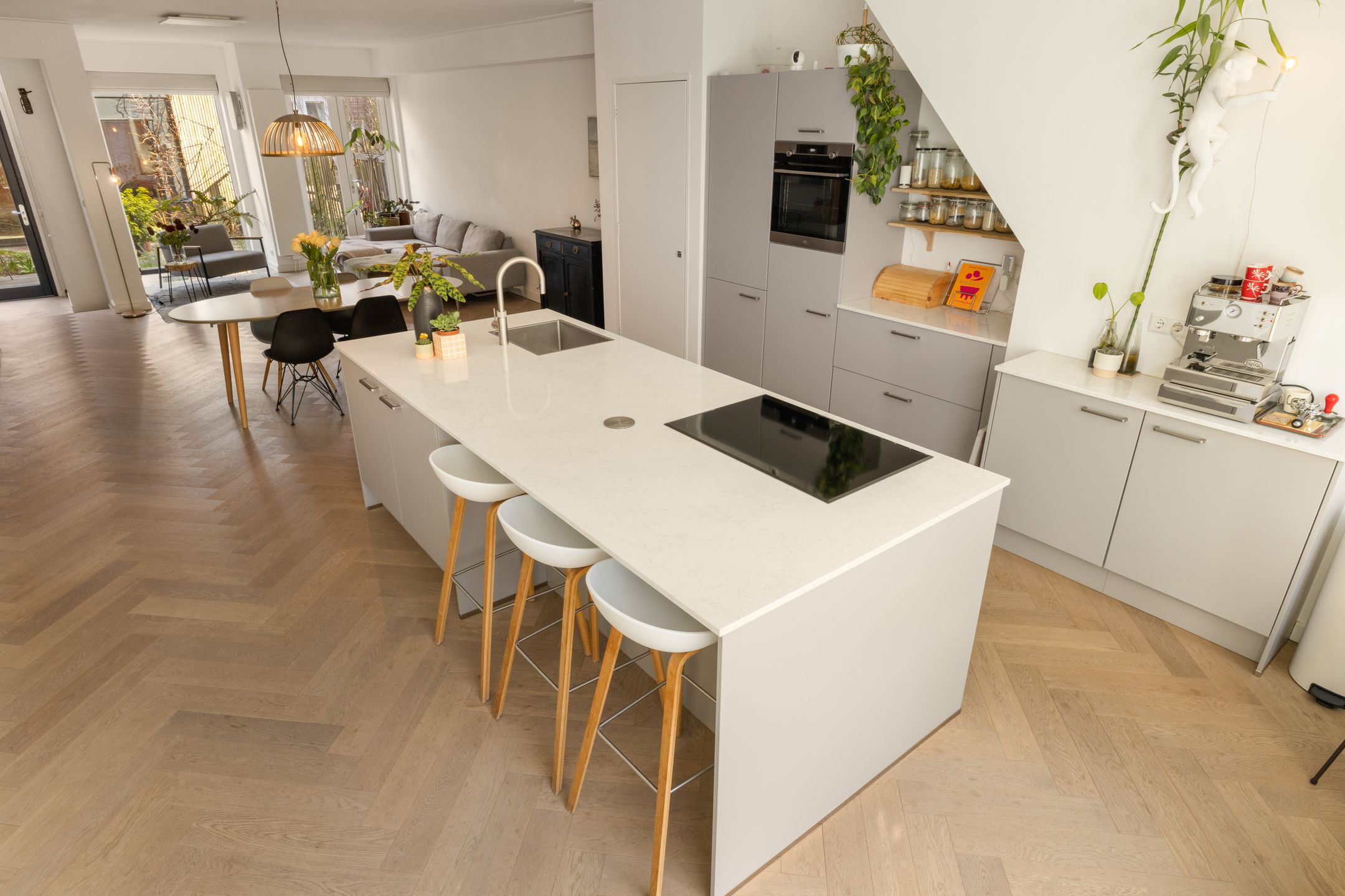 Photo 6 of Witte de Withstraat 22-AH