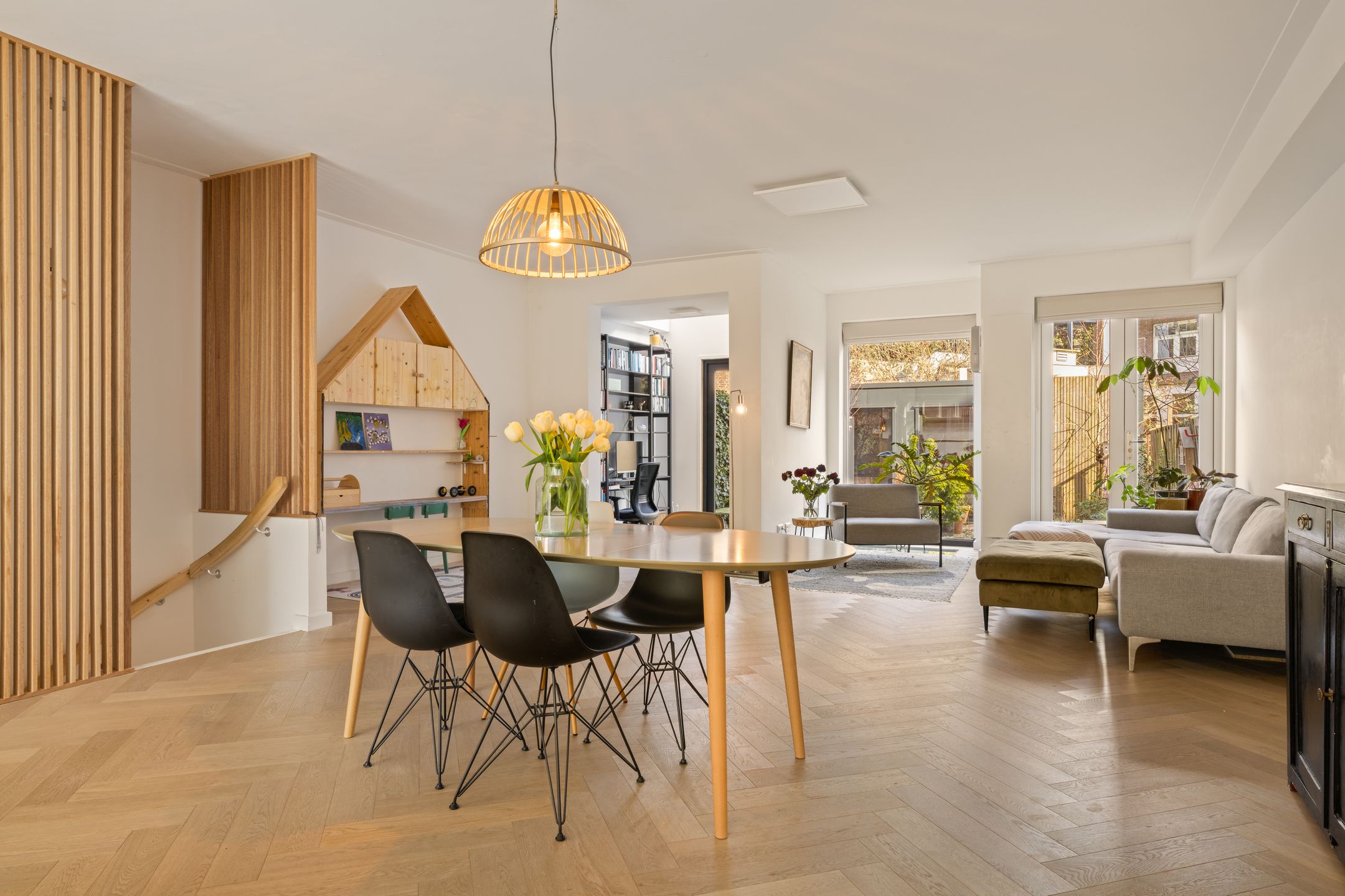 Photo 9 of Witte de Withstraat 22-AH