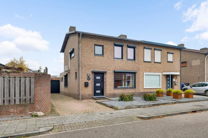 Foto 2 van Martensweg 3