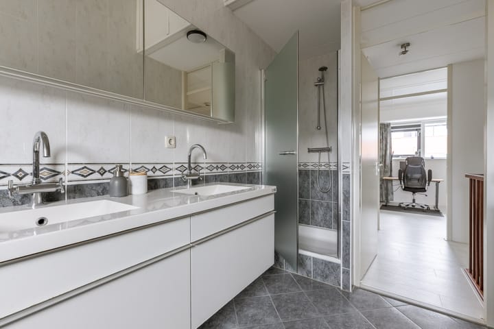 Photo 23 of Emil Noldestraat 9