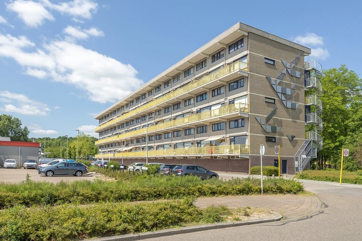 Dokter van Stratenweg 102