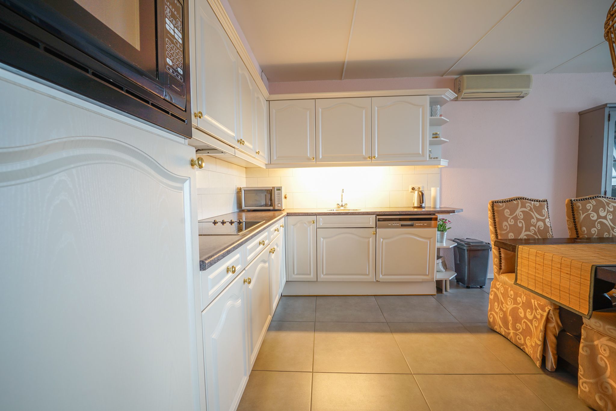 Photo 12 of Dorpsstraat 42-F