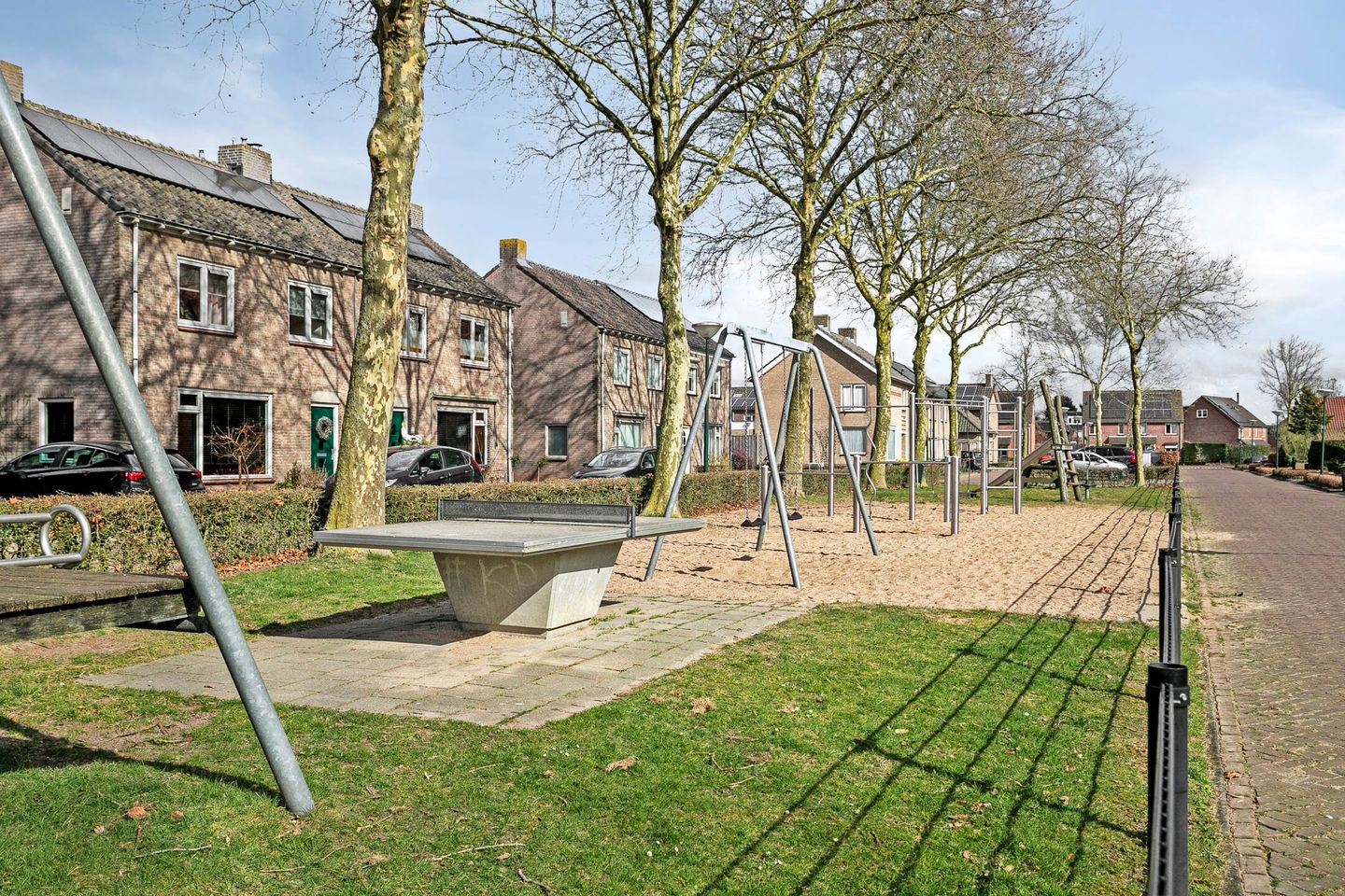 Foto 35 van Beneluxlaan 6