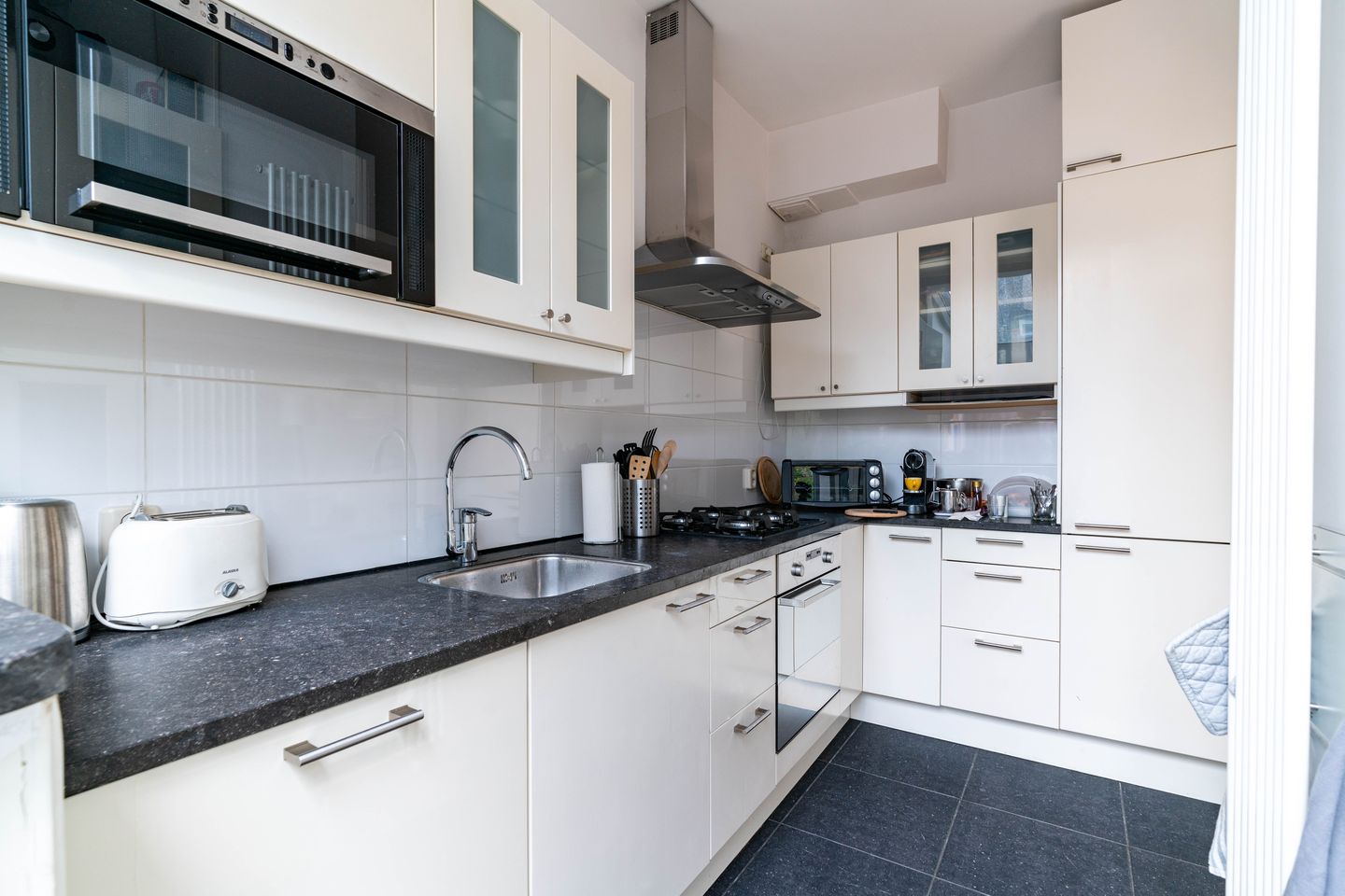 Photo 10 of Van Zuylen van Nijeveltstraat 123