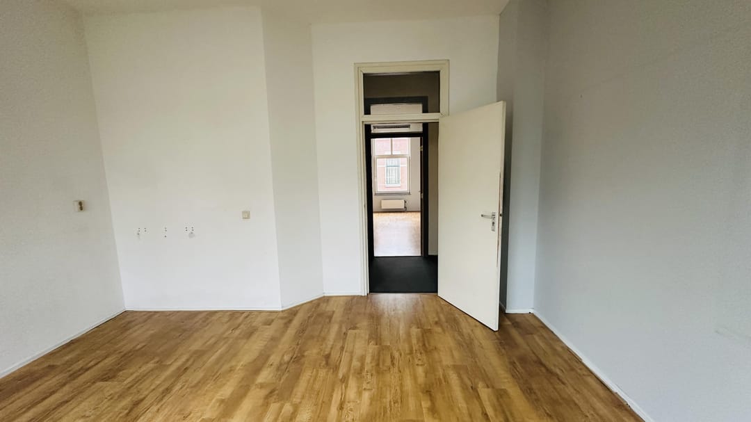 Photo 11 of Volmarijnstraat 9