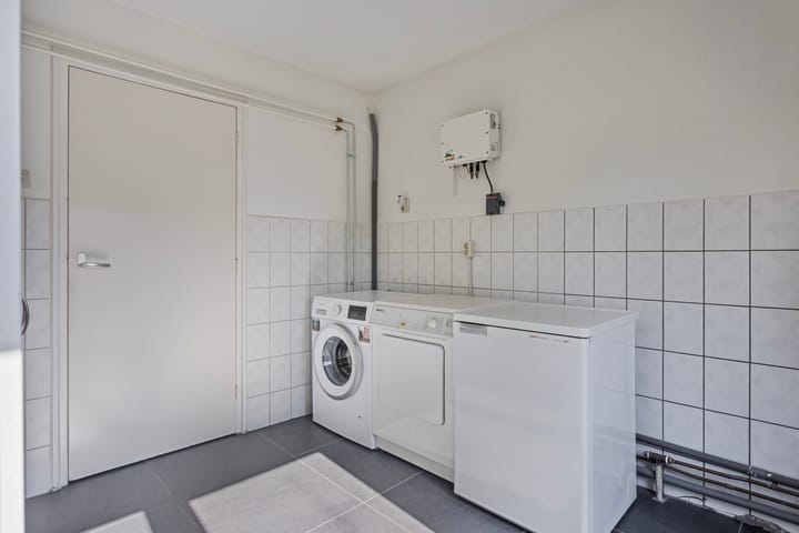 Photo 23 of Zagerstraat 12