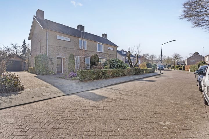 Photo 47 of Zagerstraat 12