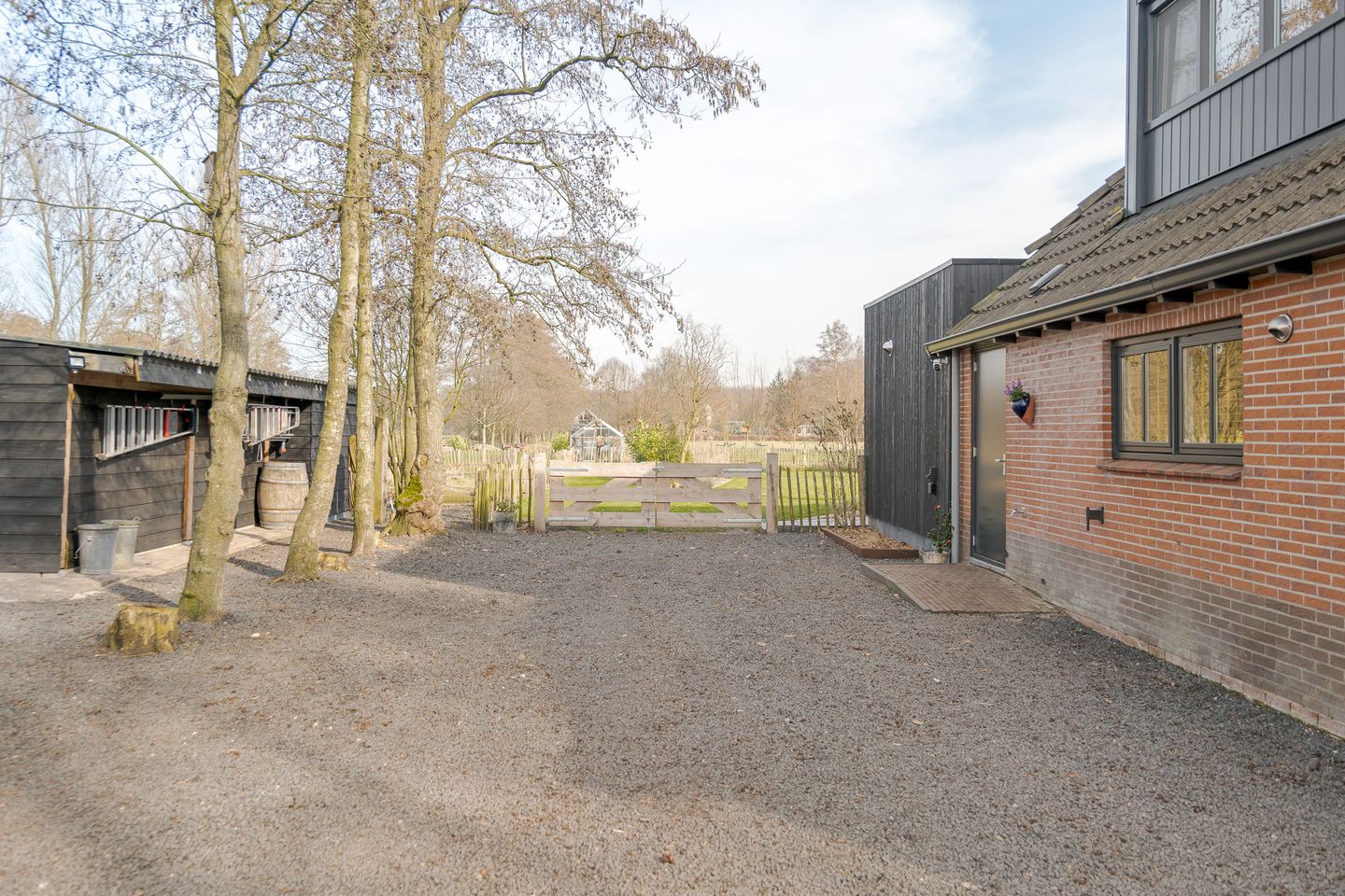 Photo 34 of Harkereed 17