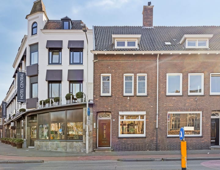 Foto 1 van Stationsplein 10