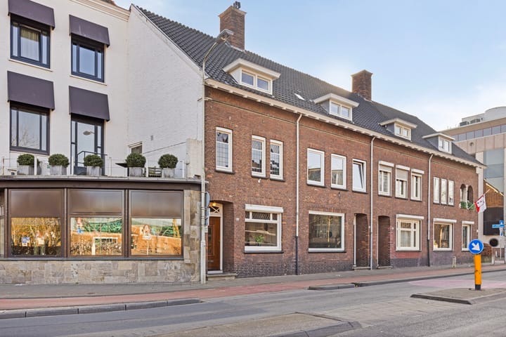 Foto 2 van Stationsplein 10