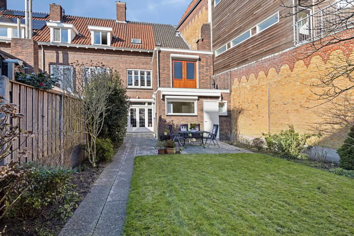 Foto 3 van Stationsplein 10