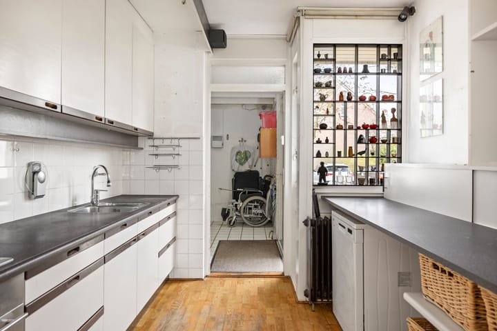 Foto 8 van Lodeizengaarde 17