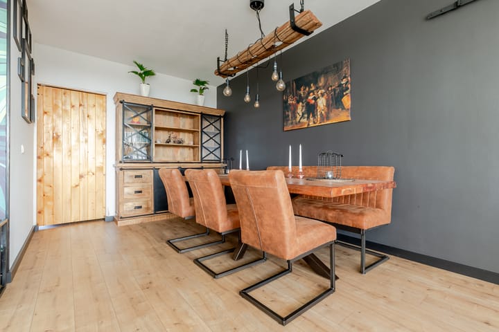 Foto 8 van Adama van Scheltemaplein 46