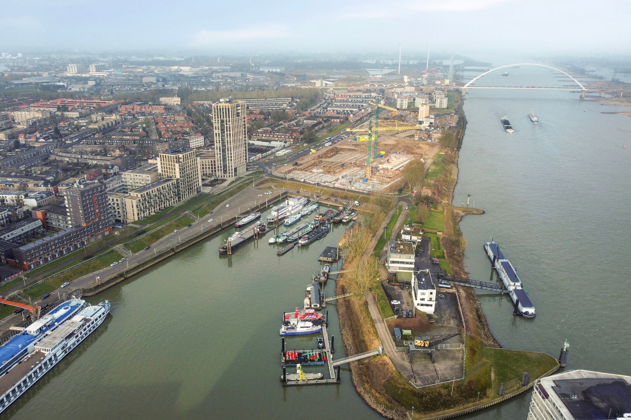 Foto 39 van Waalbandijk 471