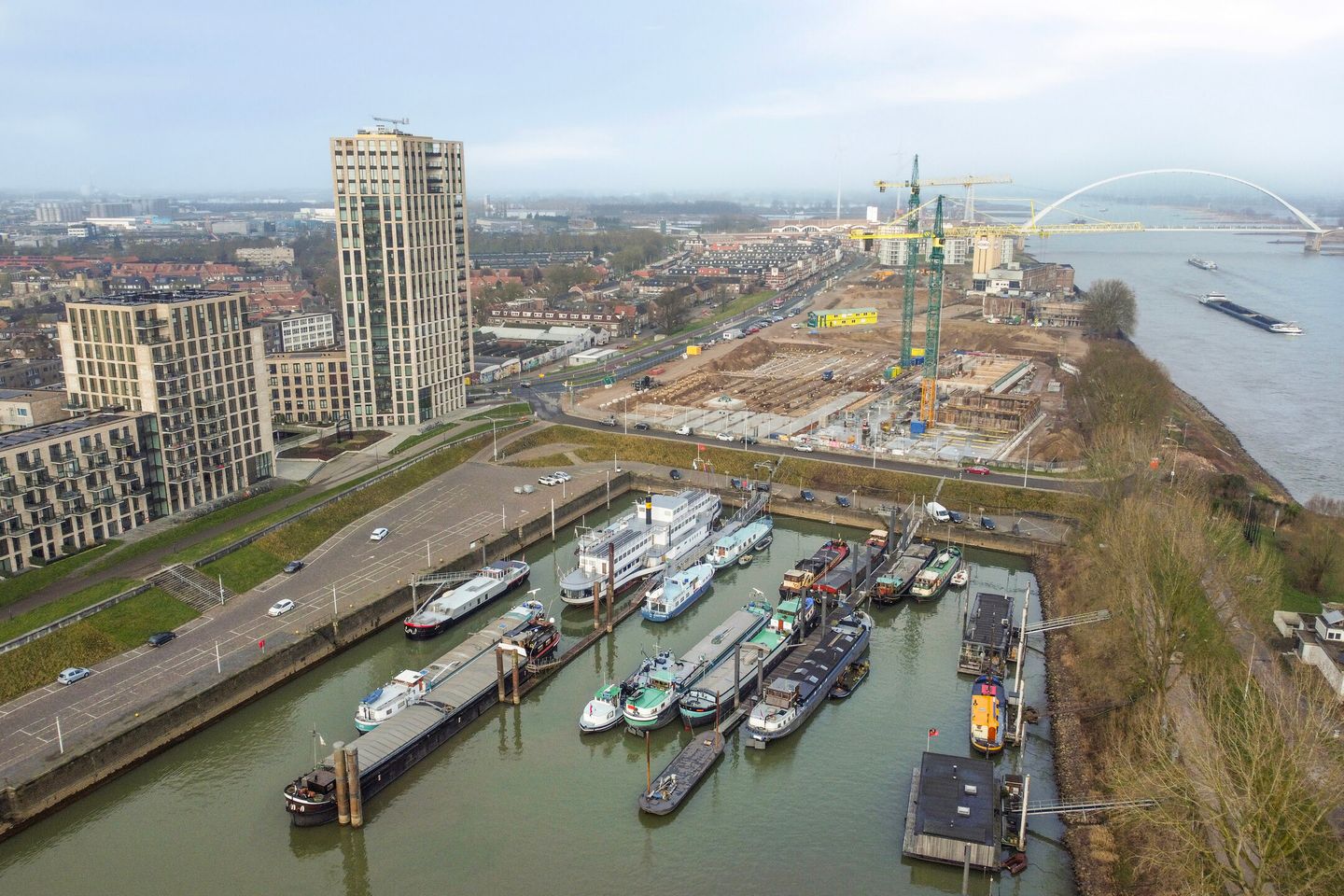 Foto 40 van Waalbandijk 471