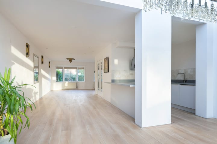 Foto 18 van Ernst Casimirlaan 8