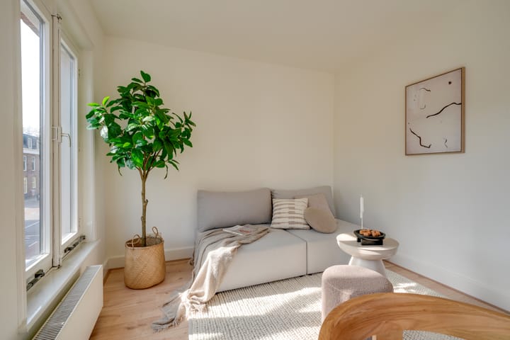 Photo 7 of Adelaarstraat 68-A