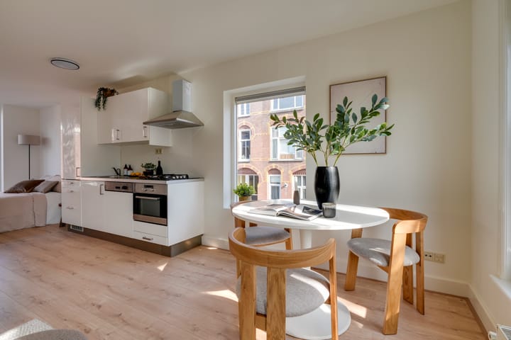 Photo 9 of Adelaarstraat 68-A