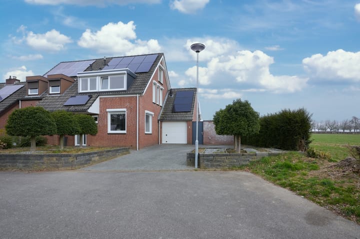 Foto 32 van Burgemeester Beckersstraat 1