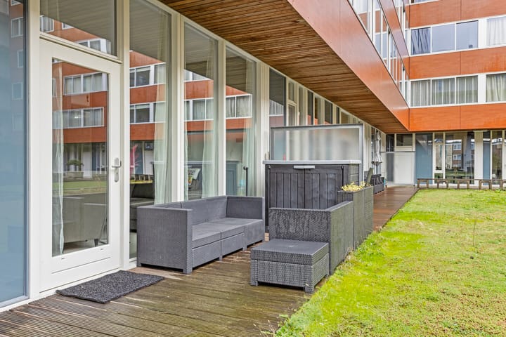 Foto 28 van Martini van Geffenstraat 54