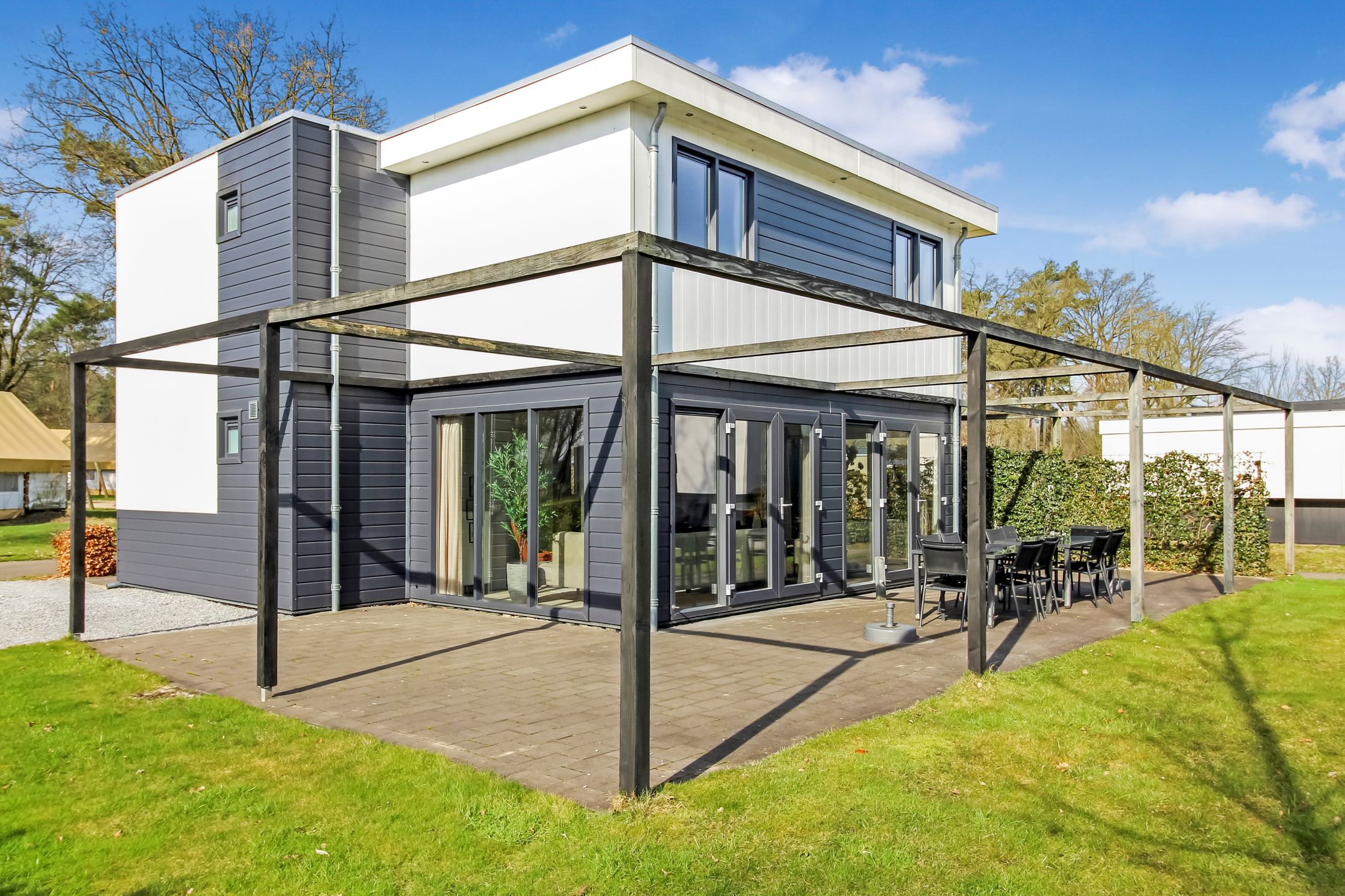 5-bedroom freehold villa in IJhorst — photo 1 of 5