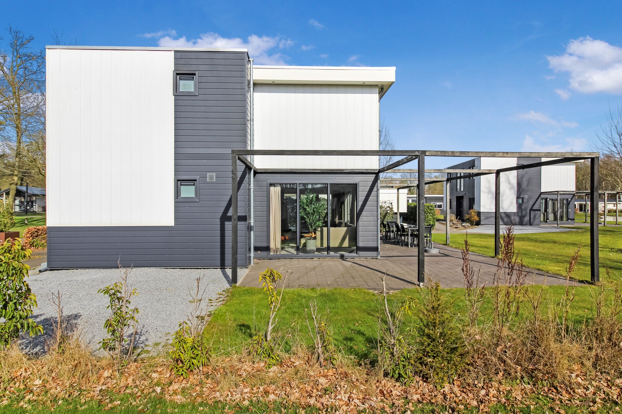 5-bedroom freehold villa in IJhorst — photo 2 of 5