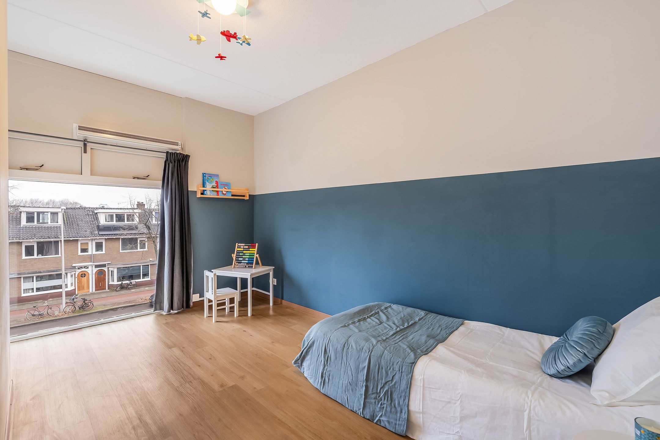 Foto 30 van Constant Erzeijstraat 18