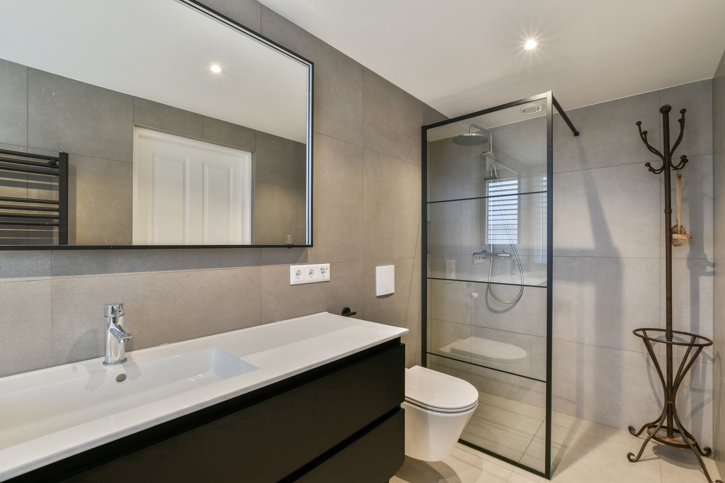 Foto 35 van Mr. F.A. van Hallweg 25