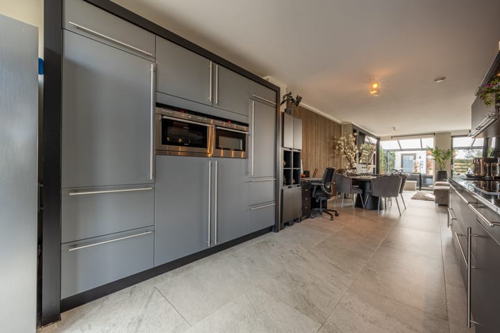 Foto 16 van Regenboog 216