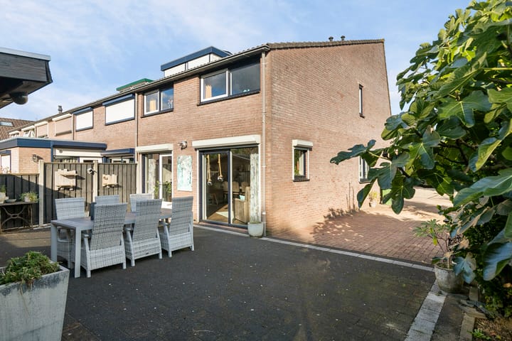 Foto 3 van Mercurius 8