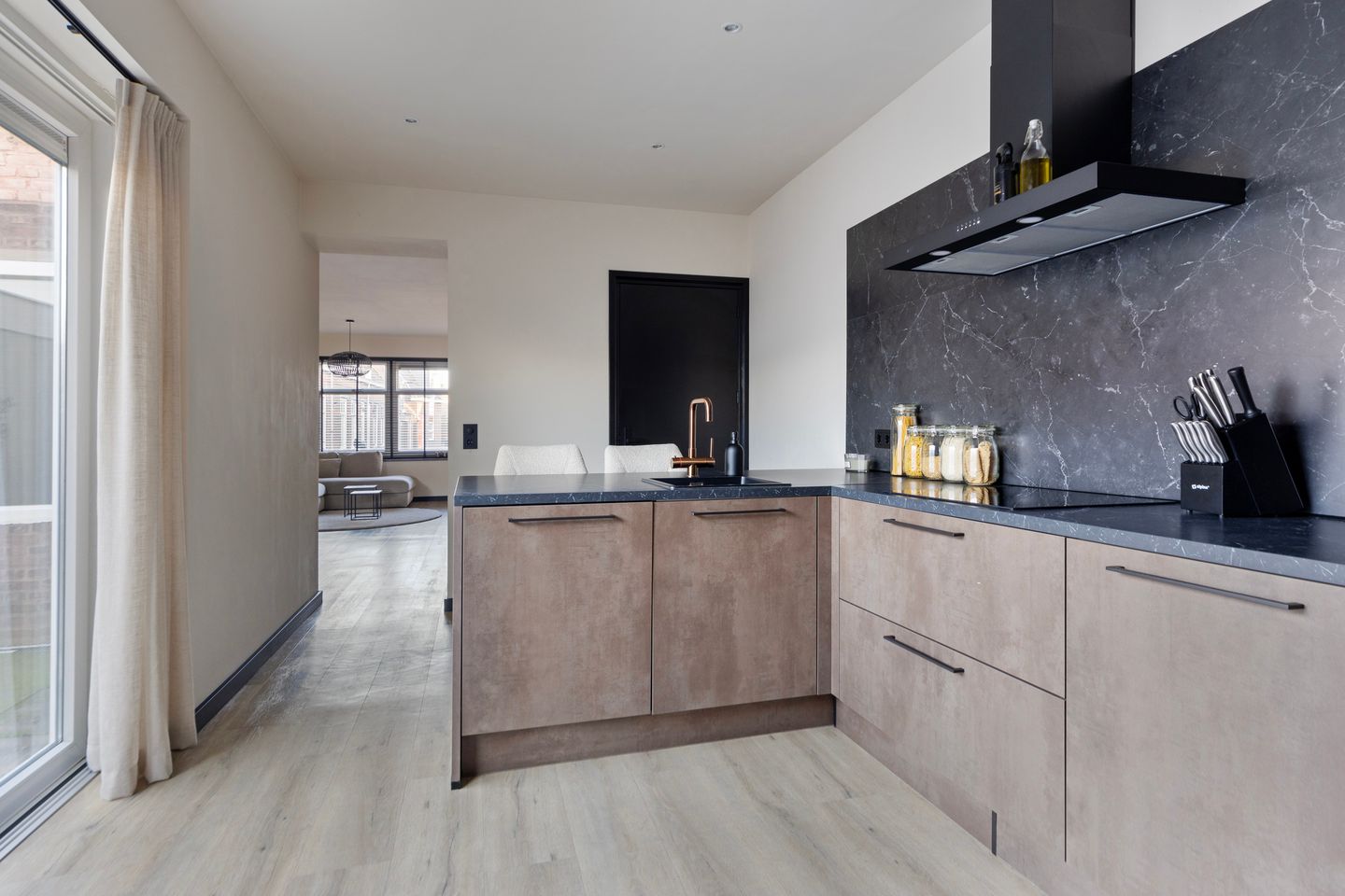 Foto 10 van Zuiderstraat 7