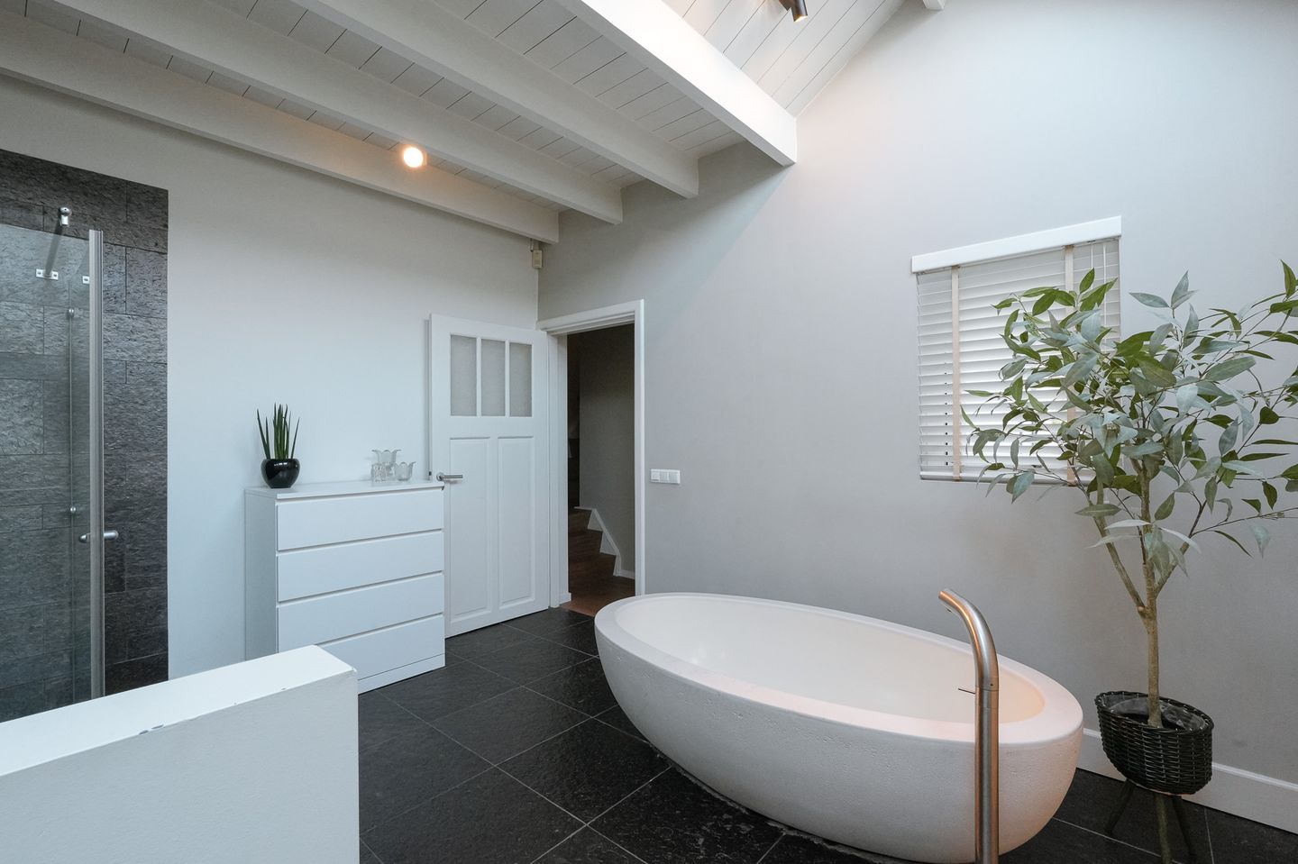 Foto 4 van Schutsboomstraat 61