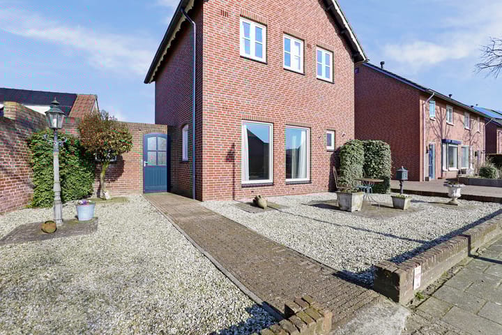 Photo 8 of Hazelaarweg 1