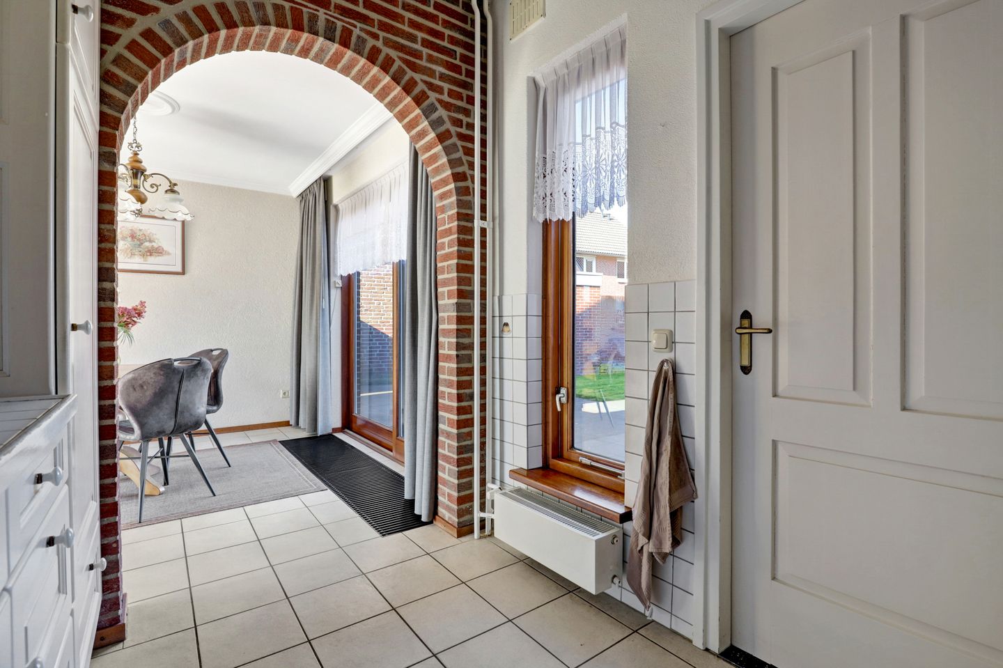 Foto 10 van Hazelaarweg 1