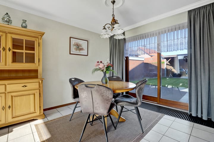 Photo 14 of Hazelaarweg 1