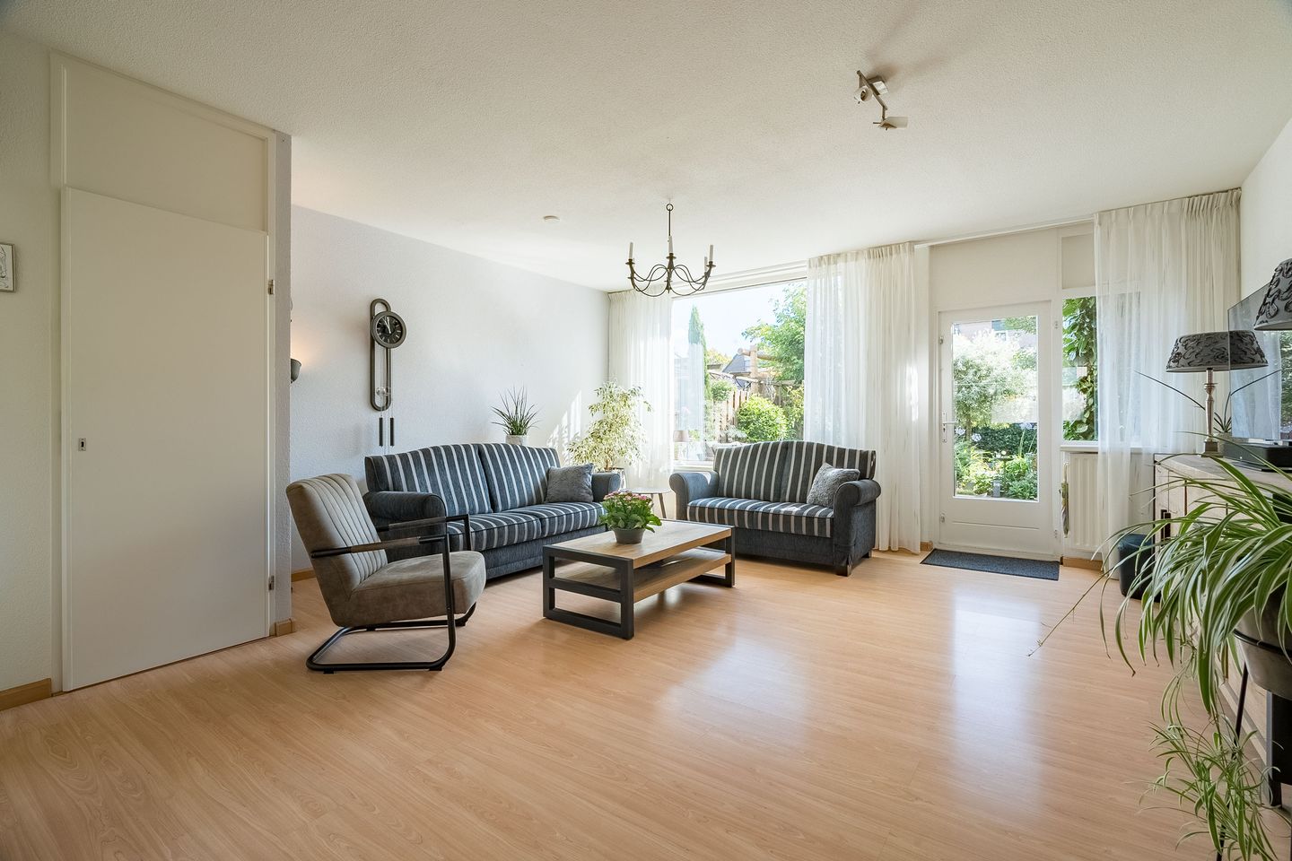 Photo 4 of Graaf Woldemarlaan 35