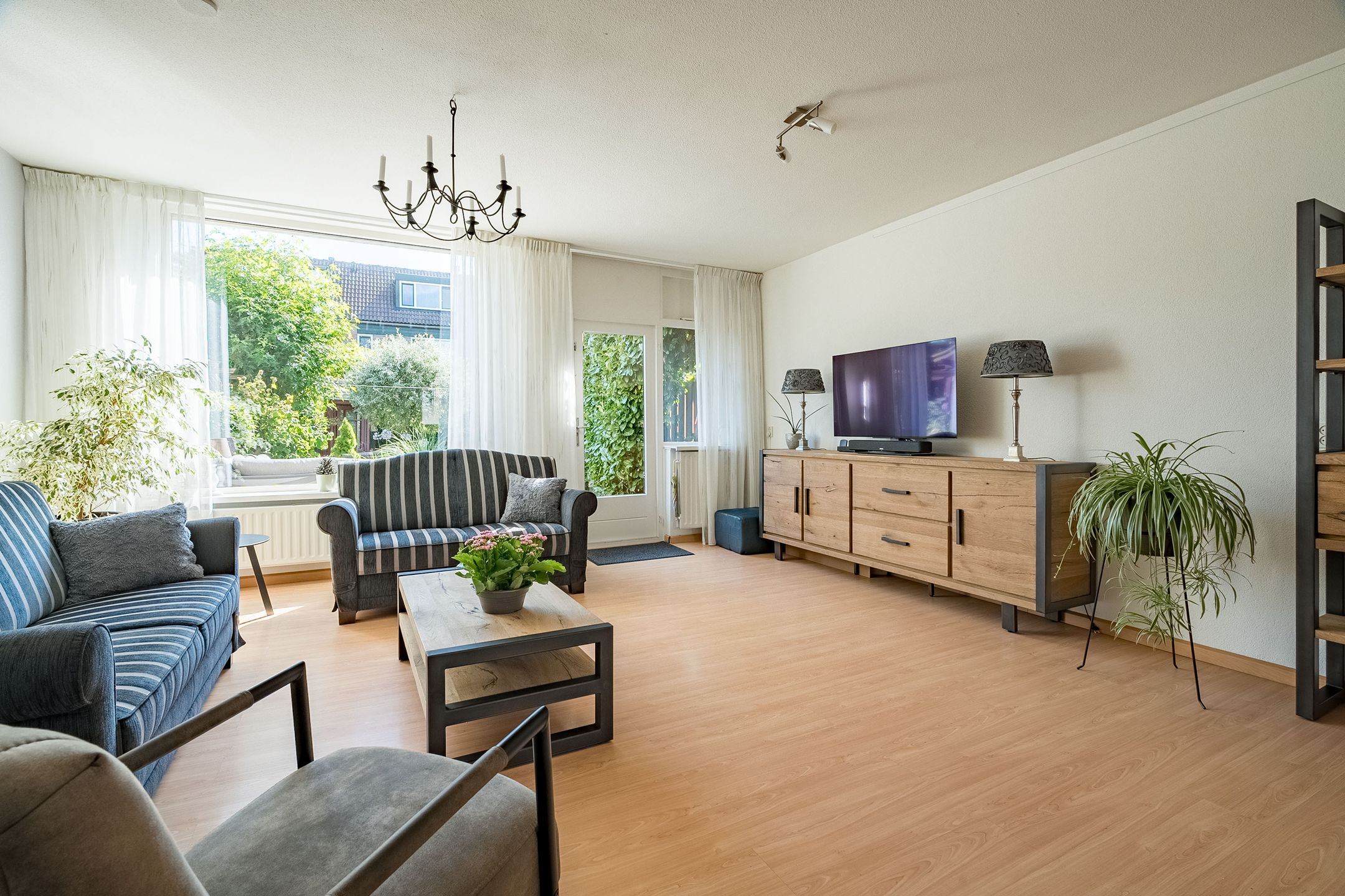 Photo 6 of Graaf Woldemarlaan 35