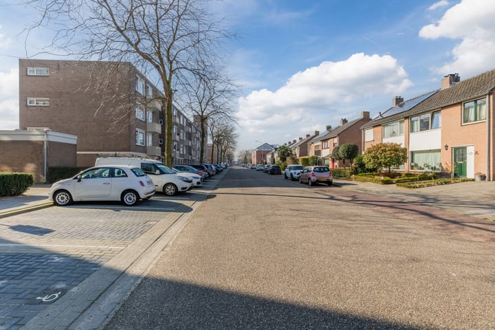 Foto 31 van Albert Cuypstraat 252