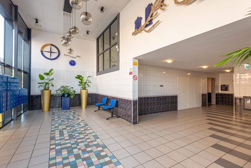 Foto 9 van Strevelsweg 826