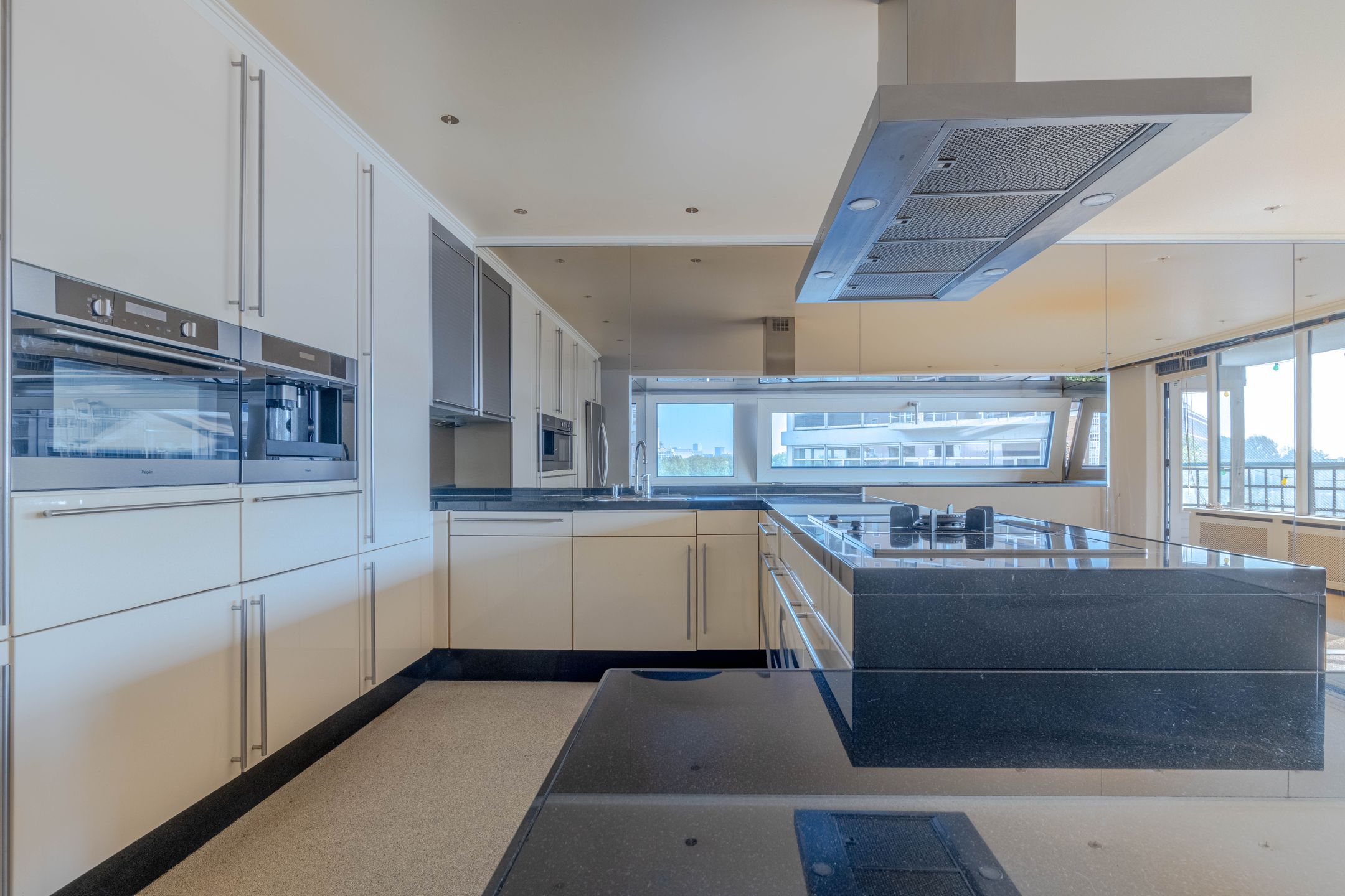 Foto 12 van Strevelsweg 826