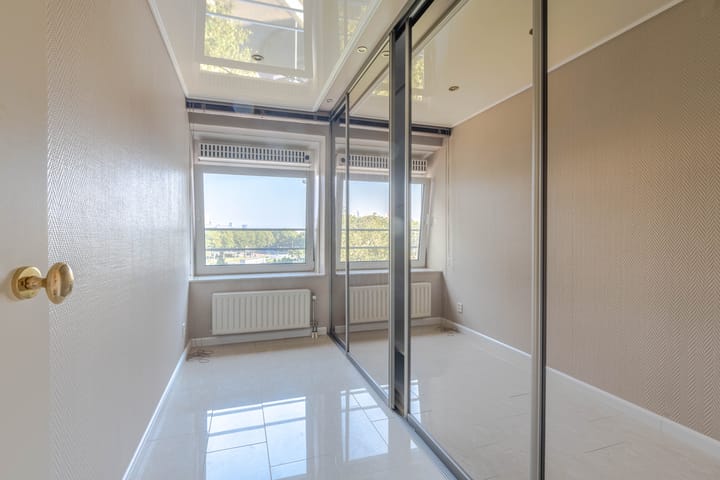 Foto 15 van Strevelsweg 826