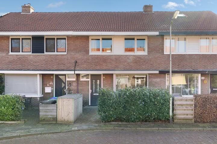 View photo of Jan van Galenstraat 16